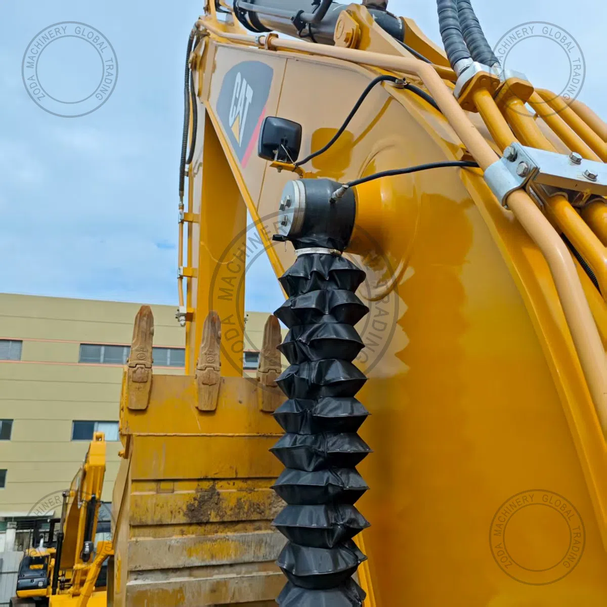 CAT 325D2 used machinery photo