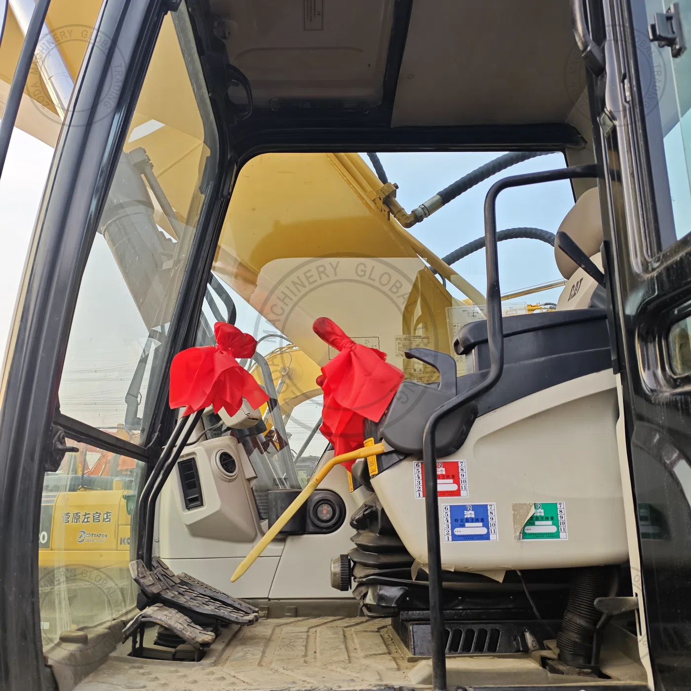 Used Excavator CAT330D for Sale photo 4