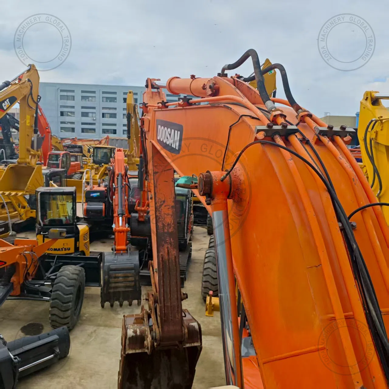 Used Excavator Doosan DH 210-7 for Sale photo 2