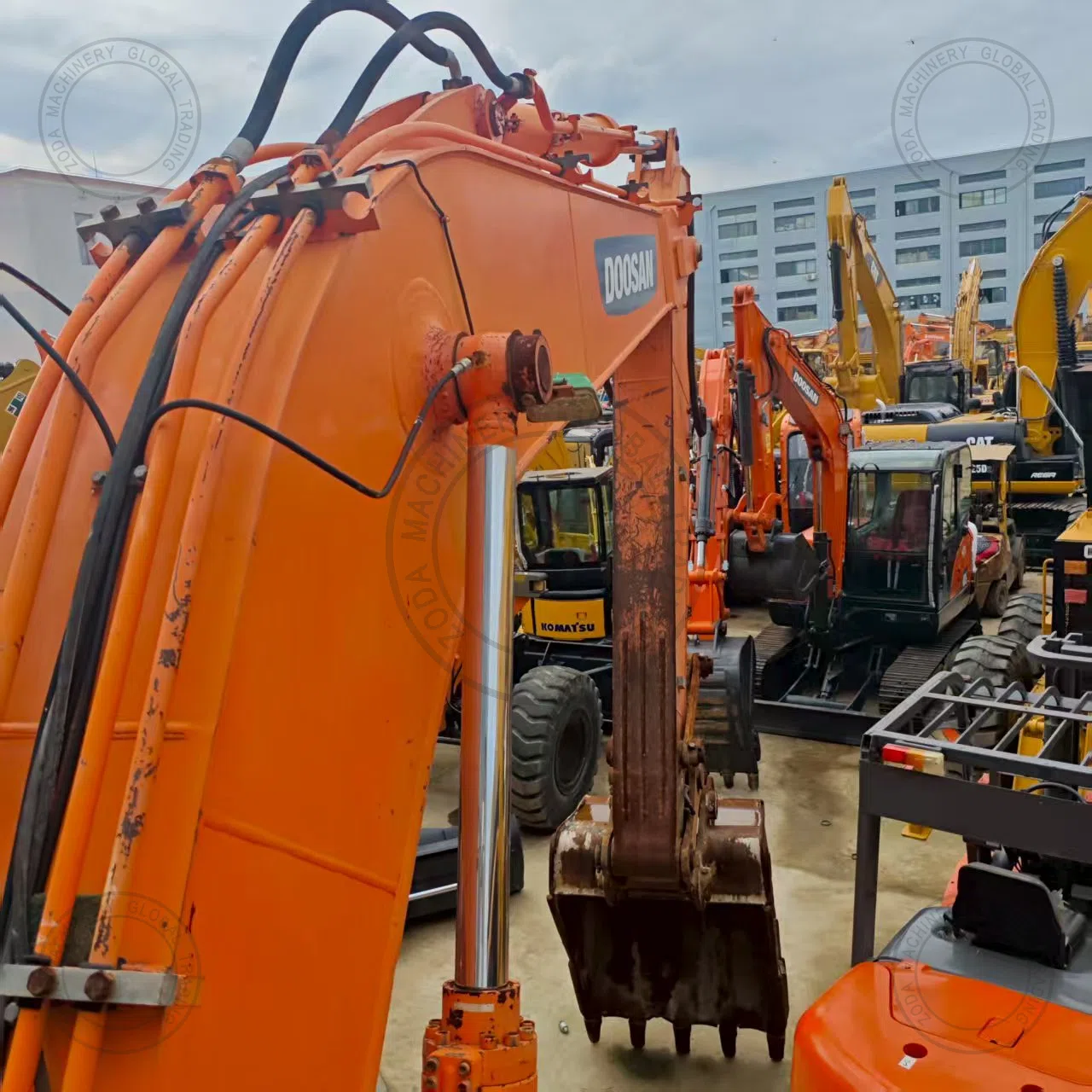Used Excavator Doosan DH 210-7 for Sale photo 3
