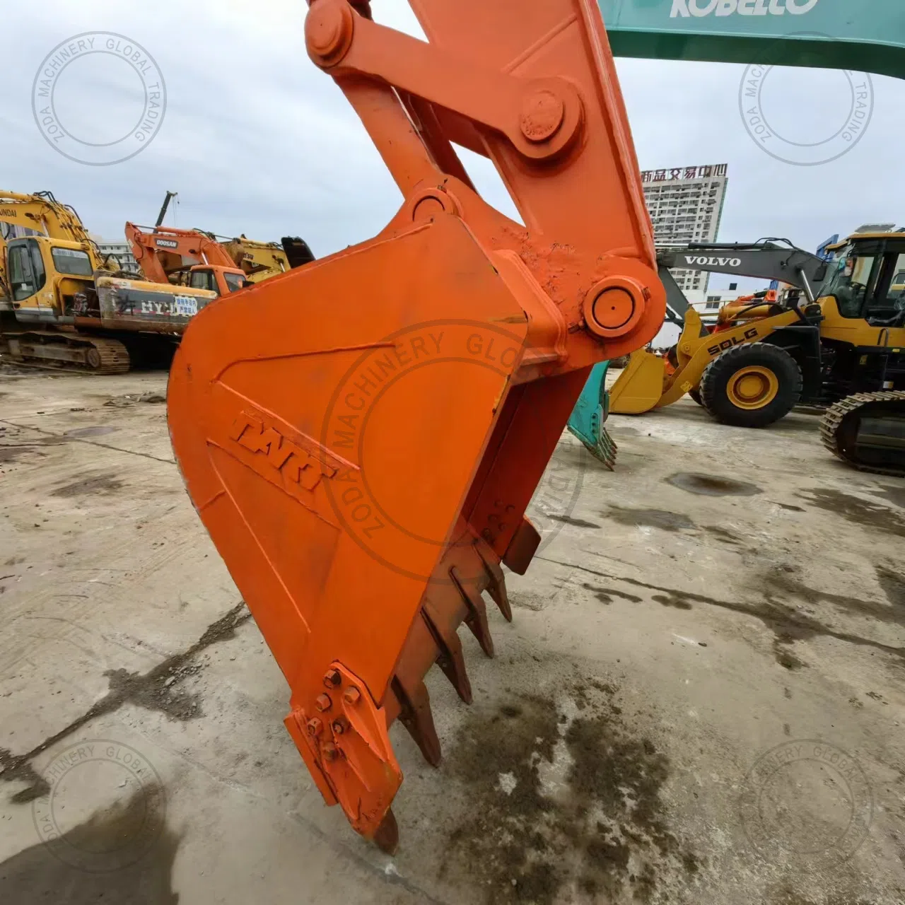 Used Excavator DOOSAN DH300 for Sale photo 2