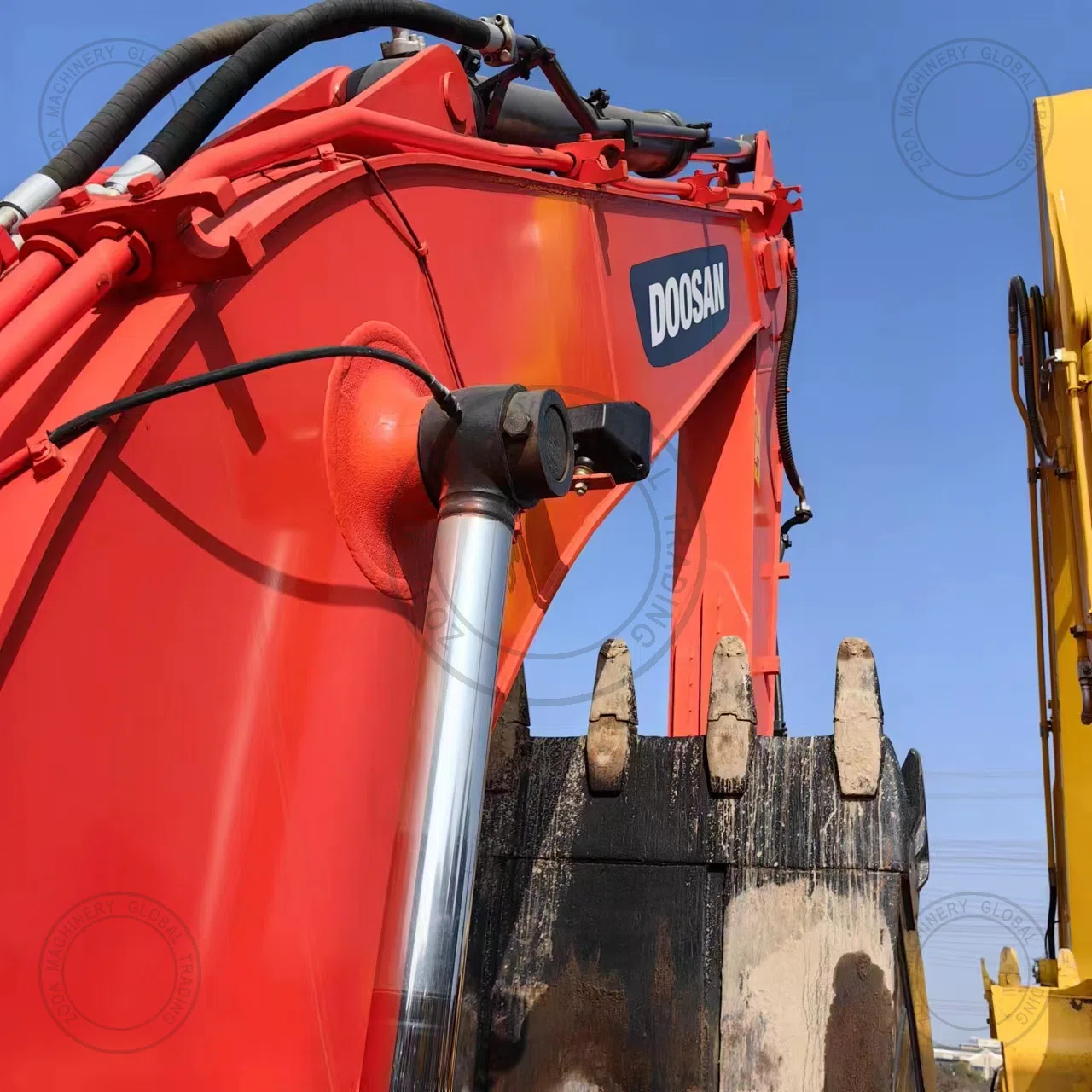 Used Excavator DOOSAN DX 300 for Sale photo 2