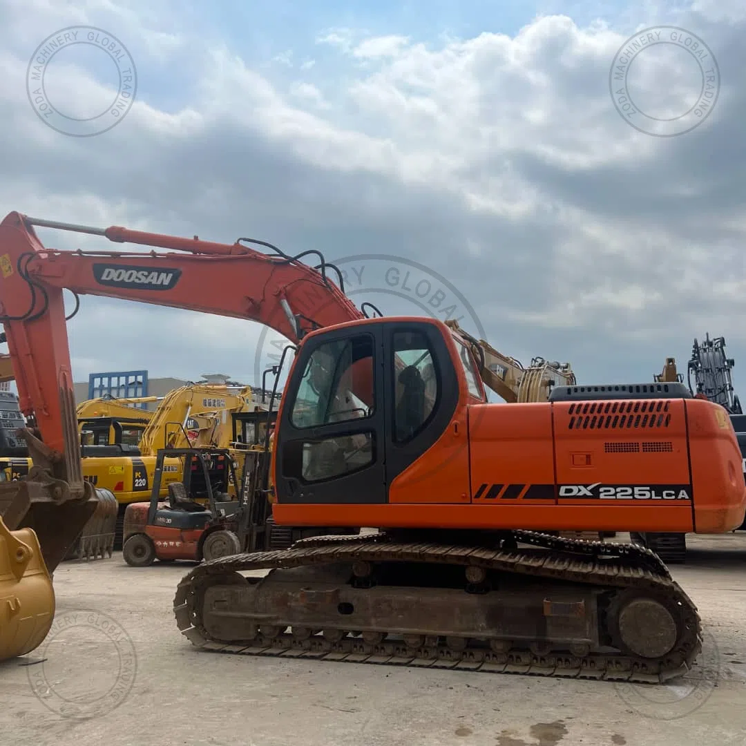 Used Excavator doosan dx225 for Sale photo 3