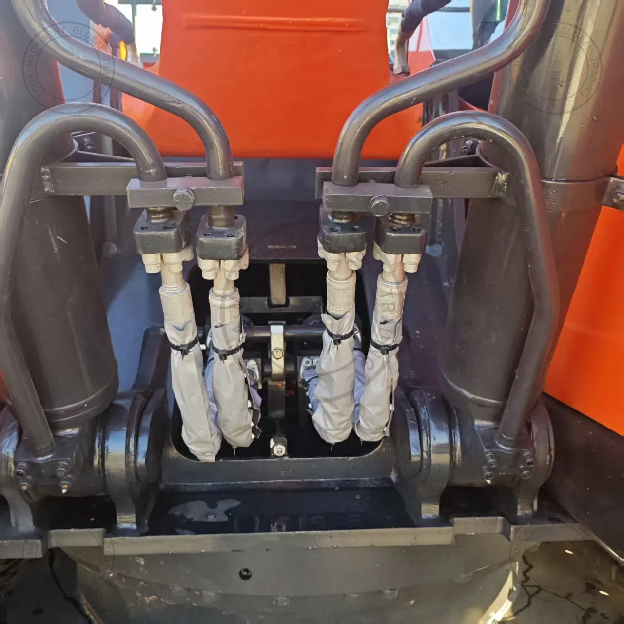 Used Excavator DOOSAN DX225 新 for Sale photo 3