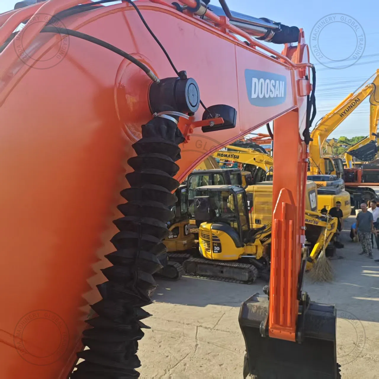 Used Excavator DOOSAN DX225 新 for Sale photo 4