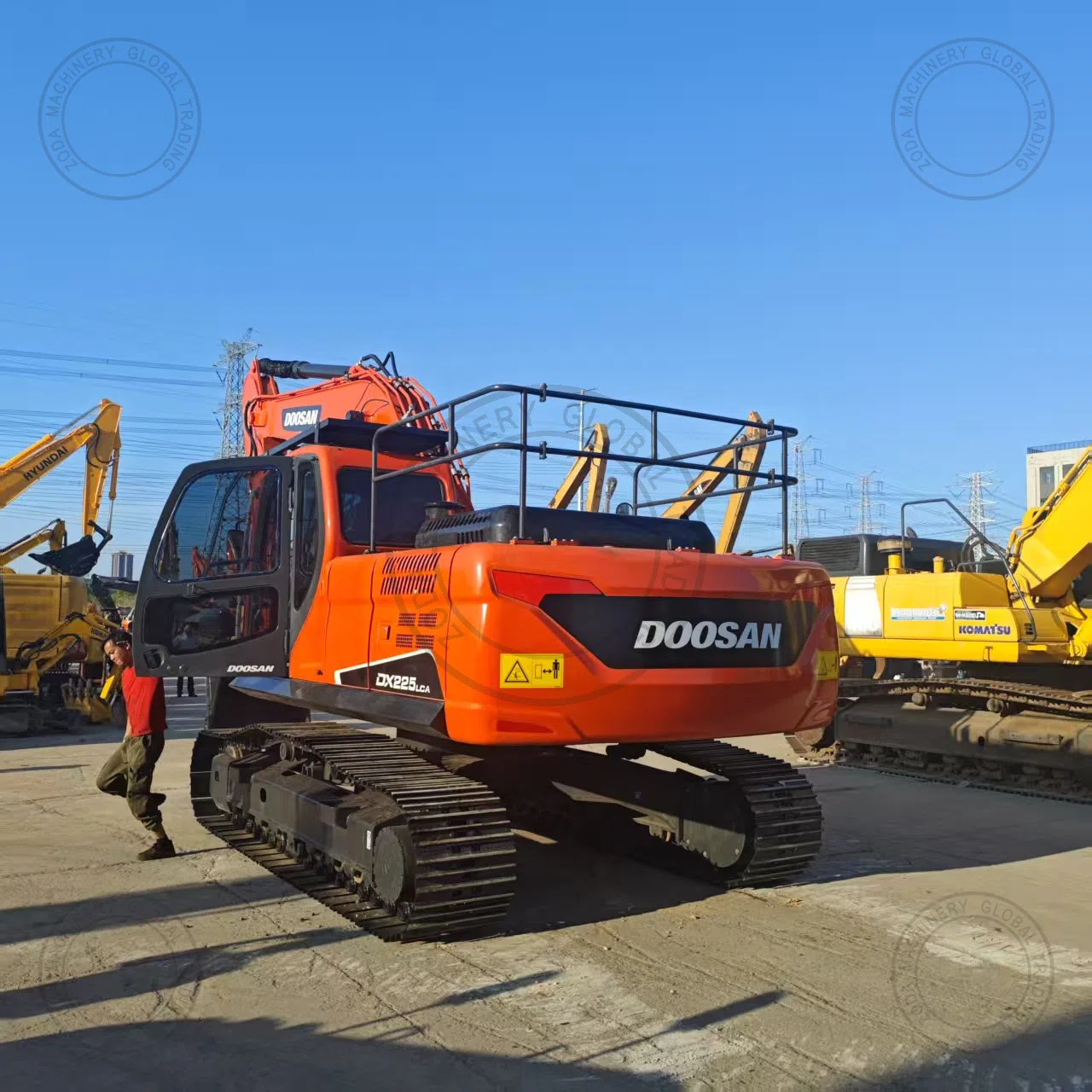 Used Excavator DOOSAN DX225 新 for Sale photo 6