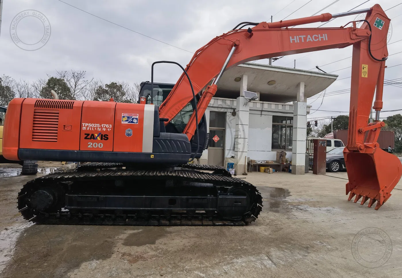 Used Excavator HITACHI 200-3 4 for Sale photo 2
