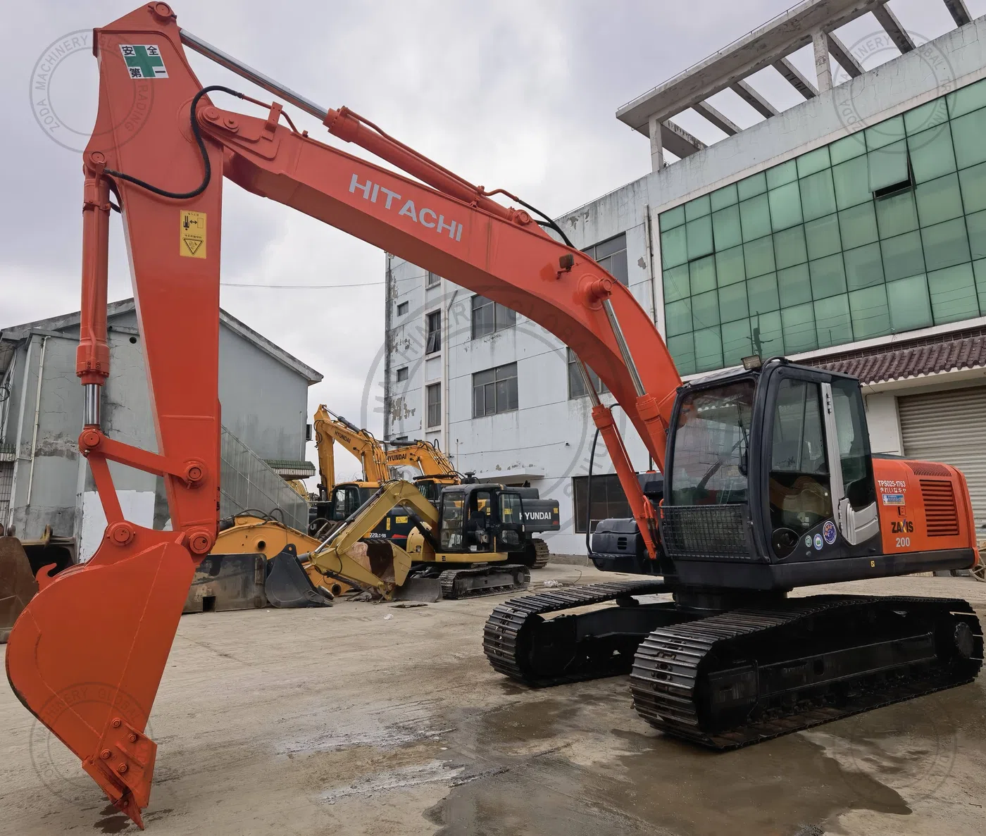Used Excavator HITACHI 200-3 4 for Sale photo 5