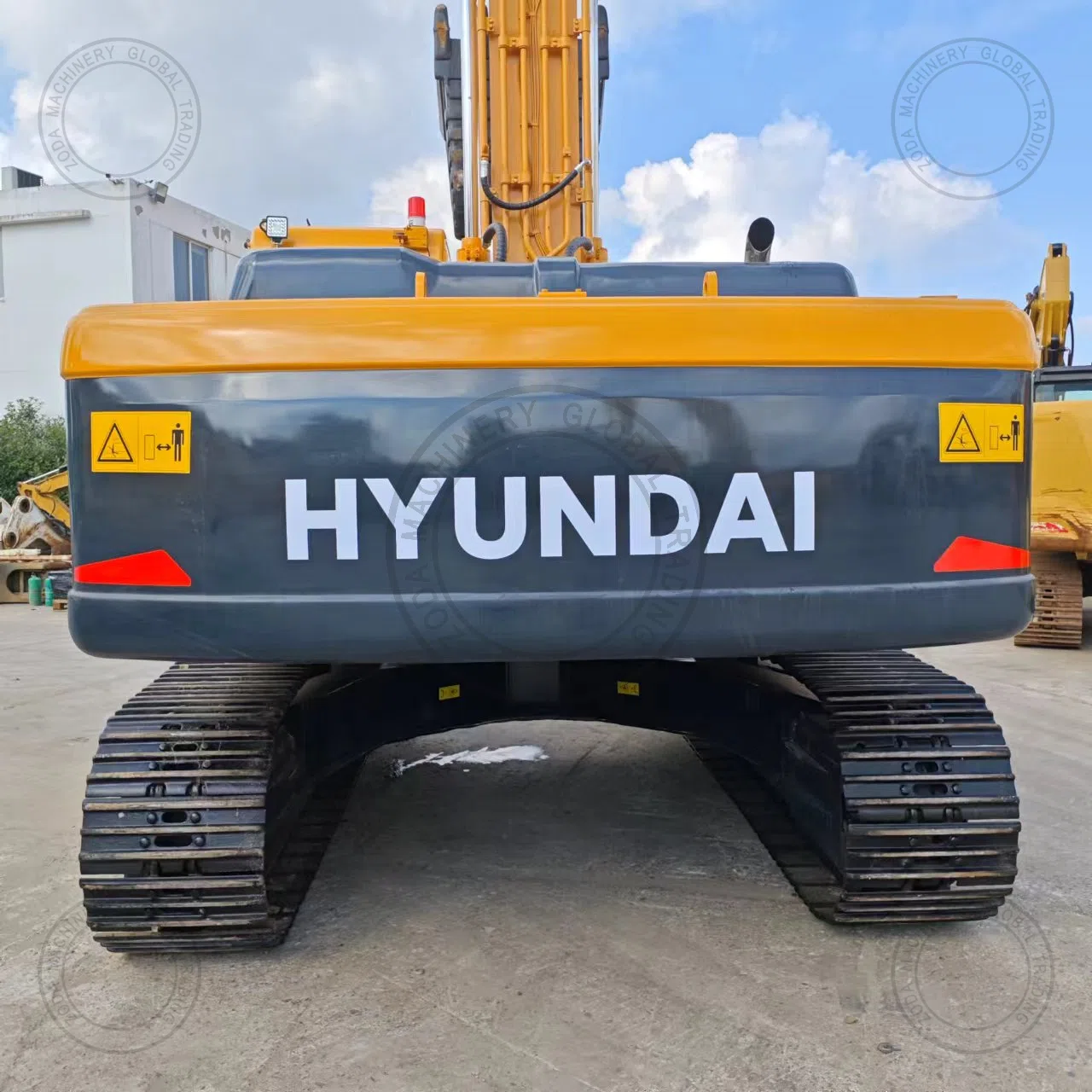 Used Excavator HYUNDAI 300 for Sale photo 4