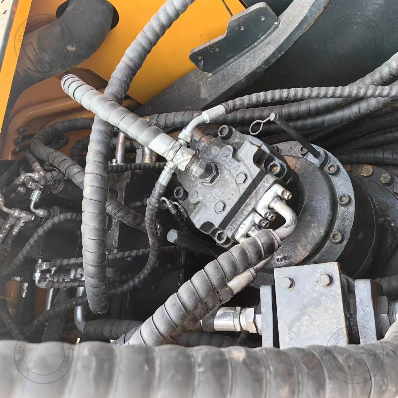 Used Excavator HYUNDAI 300LC-9S for Sale photo 11