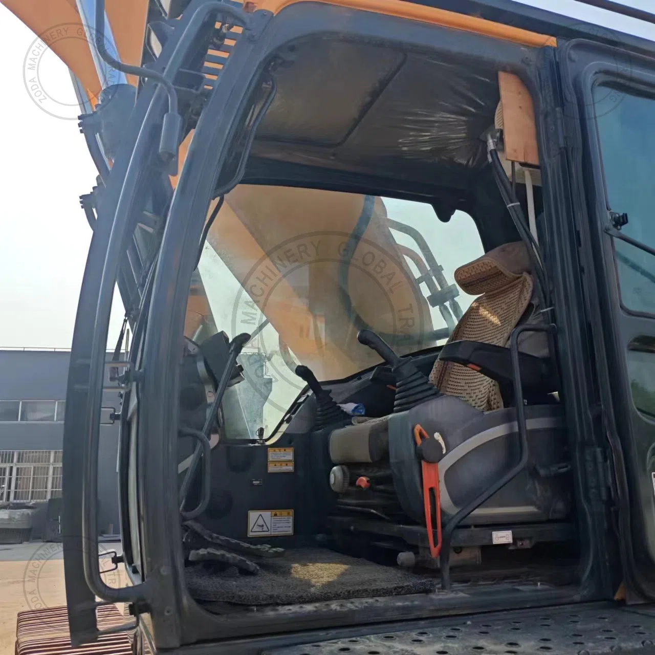 Used Excavator HYUNDAI VS 520 1 for Sale photo 9