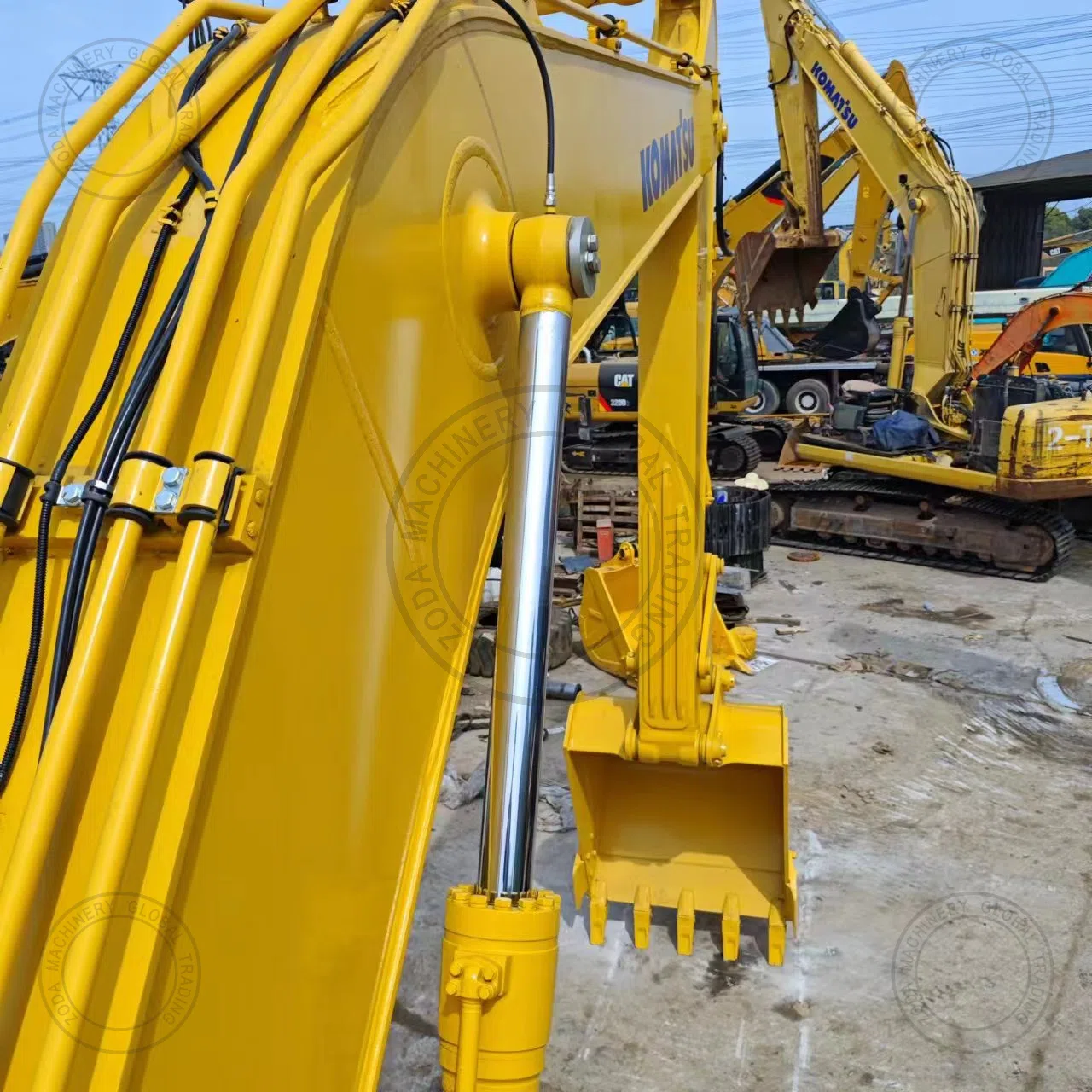 Used Excavator Komatsu 210-8 for Sale photo 2