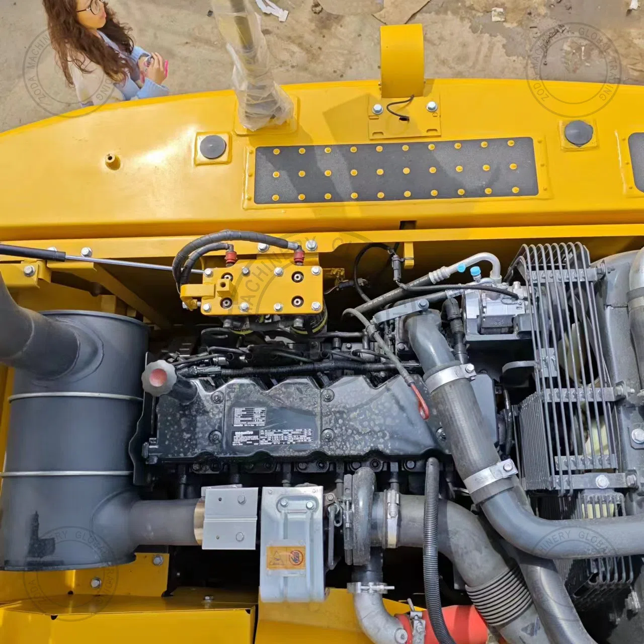 Used Excavator Komatsu 210-8 for Sale photo 4