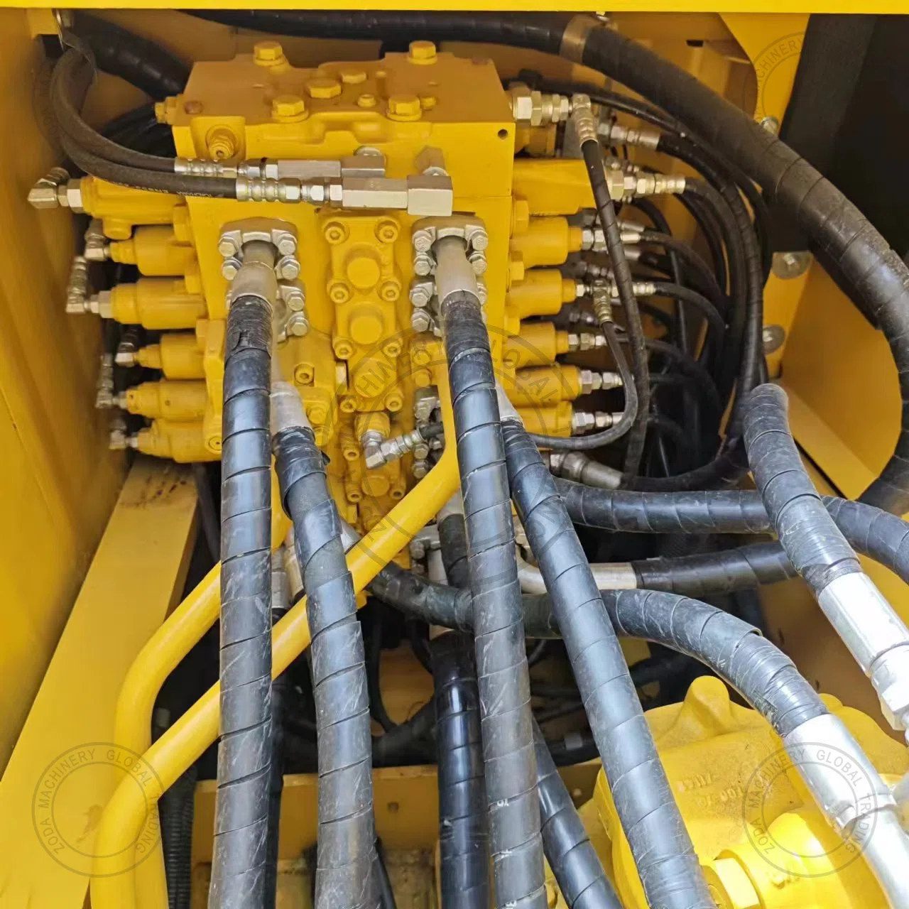 Used Excavator Komatsu 210-8 for Sale photo 5