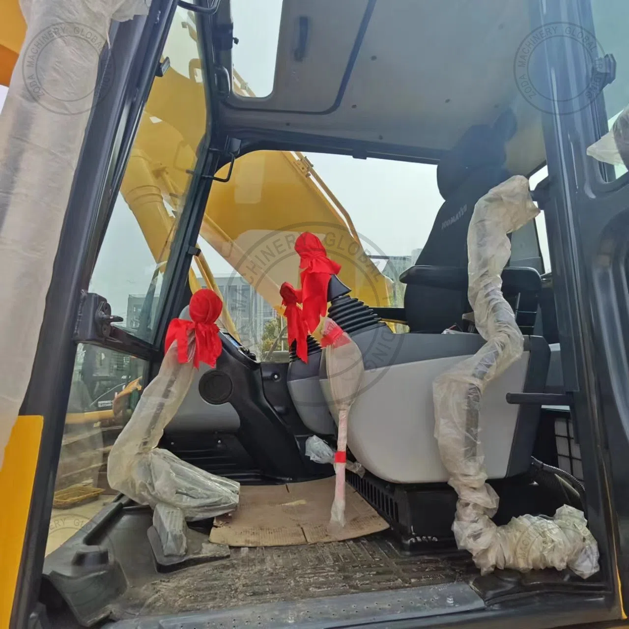 Used Excavator Komatsu 210-8 for Sale photo 10