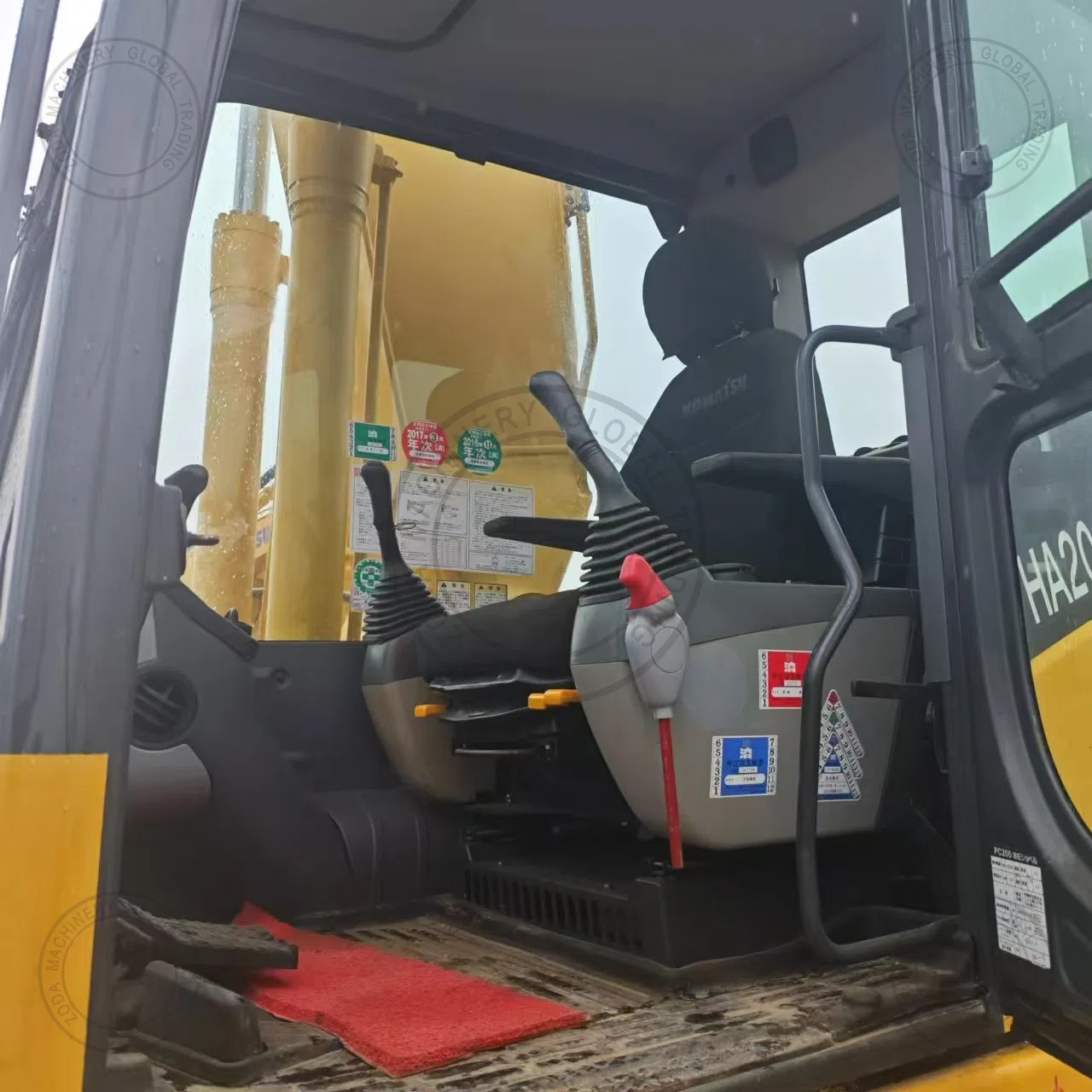 Used Excavator KOMATSU PC200-8Original for Sale photo 2