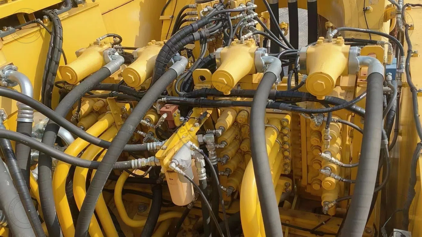 Used Excavator Komatsu pc2000 for Sale photo 8