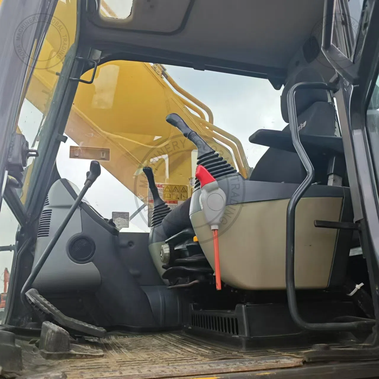 Used Excavator KOMATSU PC400-8 2 for Sale photo 8