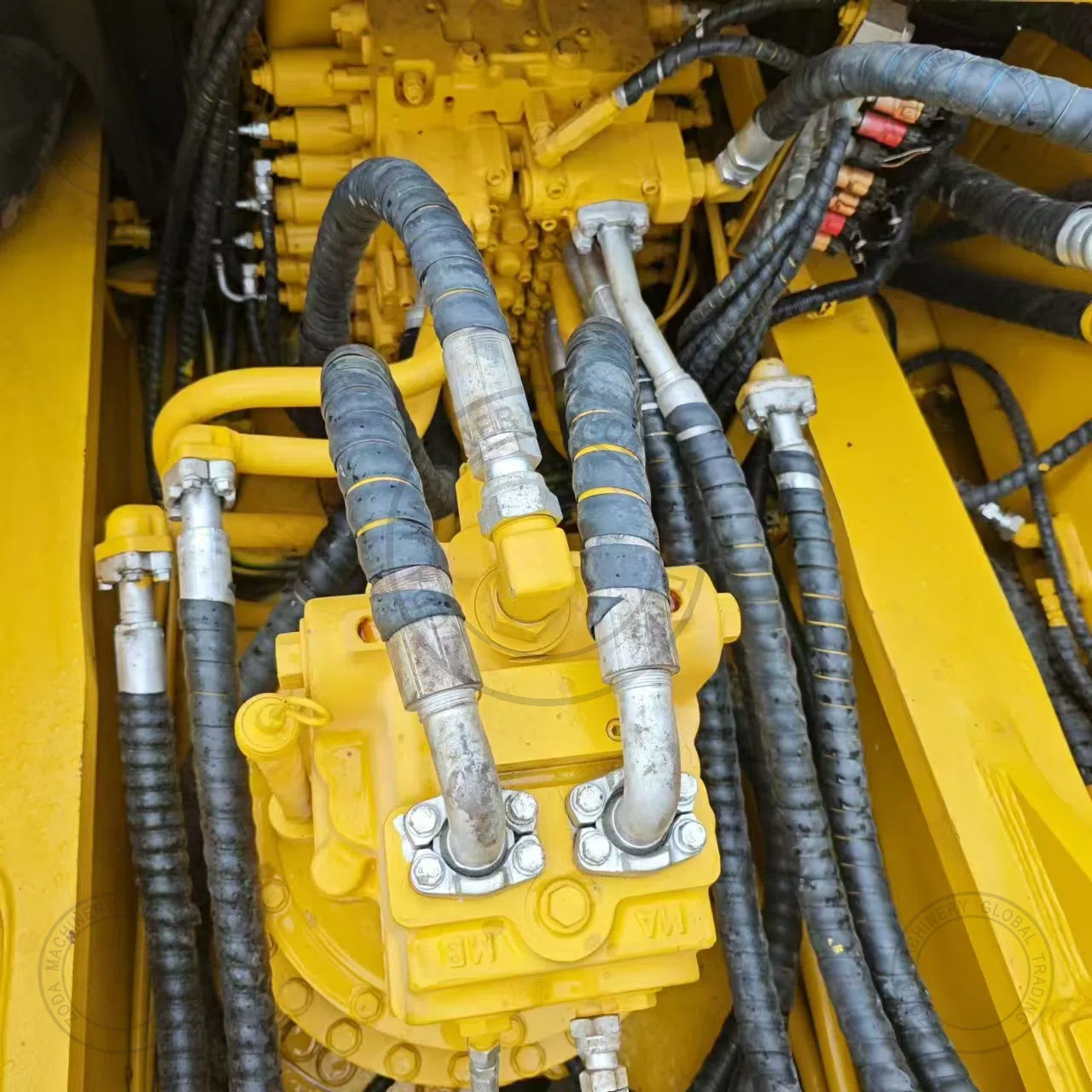 Used Excavator KOMATSU PC450-8R 1 for Sale photo 2