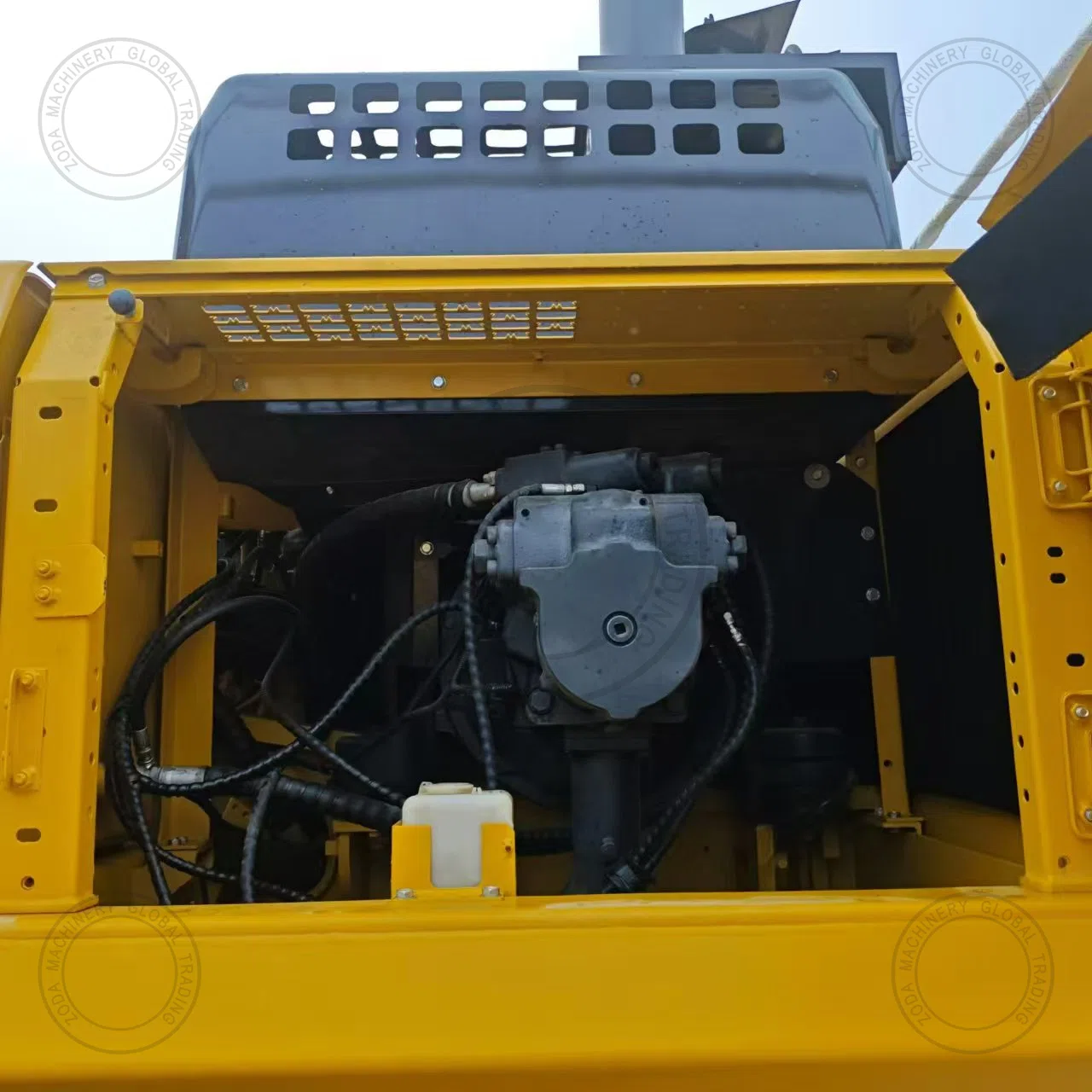 Used Excavator KOMATSU PC450-8R 1 for Sale photo 7