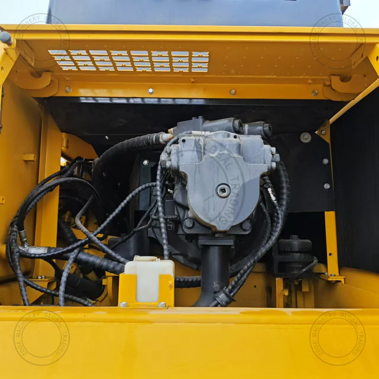 Used Excavator KOMATSU PC450-8R 2 for Sale photo 12